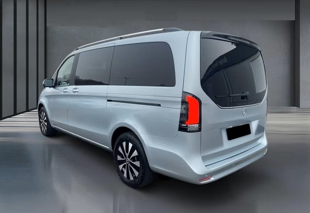 Mercedes-Benz V-Klasse 220d L2 Style Grijs Kenteken Distroni, Automaat, Gebruikt, Zwart, 4 cilinders