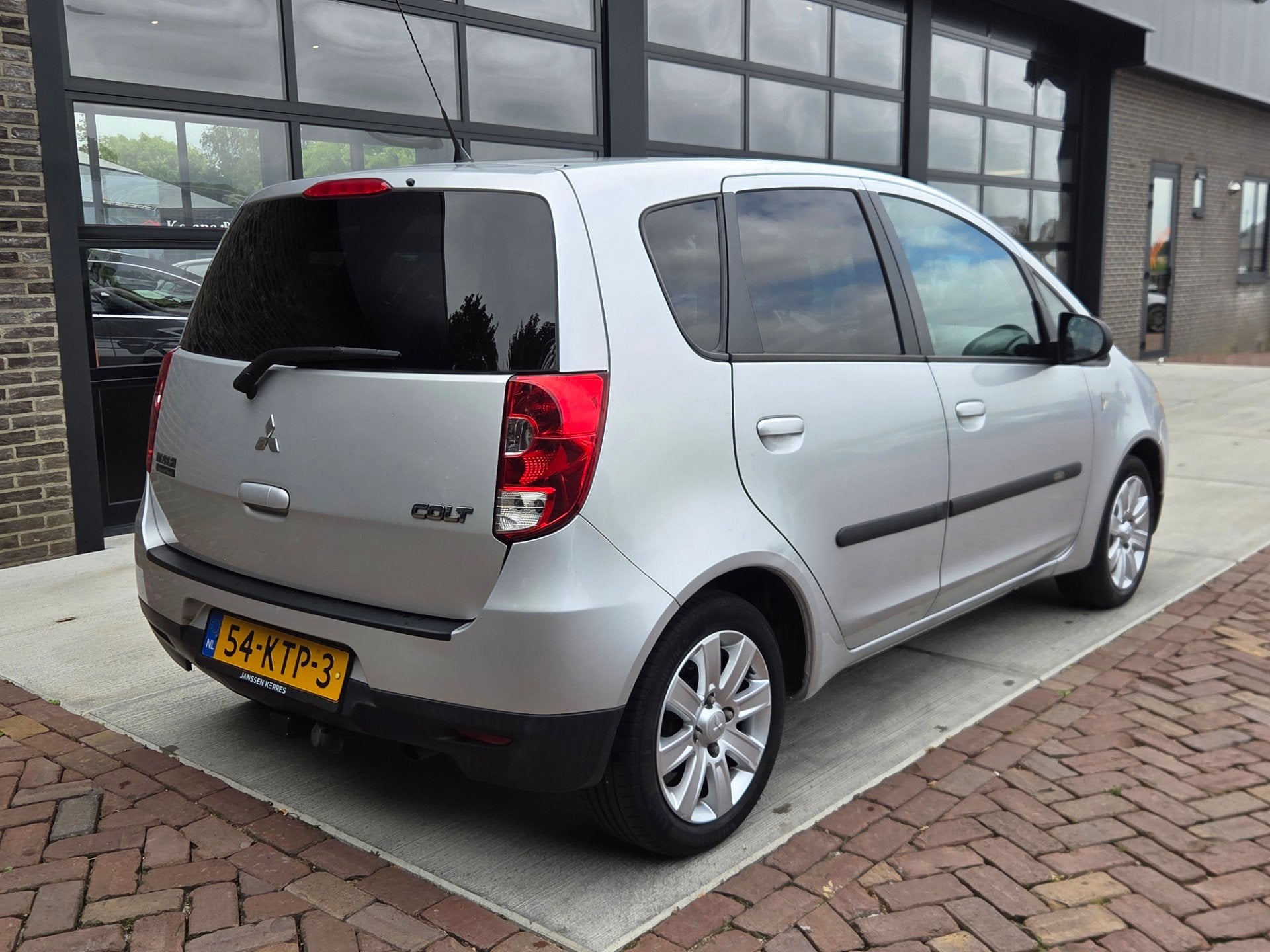 Mitsubishi Colt 1.3 Edition Two | 5 Deurs | Airco | APK Sept, Voorwielaandrijving, Stof, Gebruikt, 31 €/maand