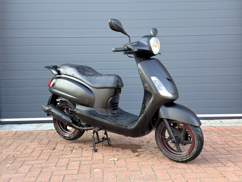 Sym Fiddle 2 snor 2011 8900km scooter snorscooter, Fietsen en Brommers, Scooters | SYM, Ophalen of Verzenden, Zo goed als nieuw