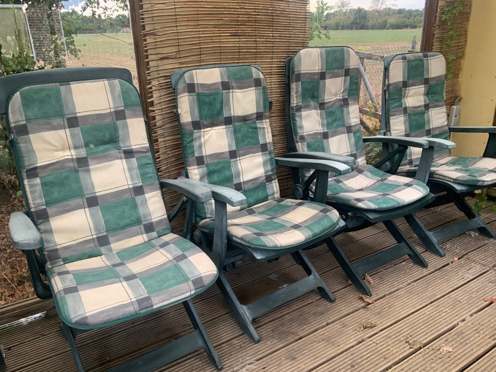 5 tuinstoelen met tuinkussens, Ophalen, Zo goed als nieuw, Kunststof