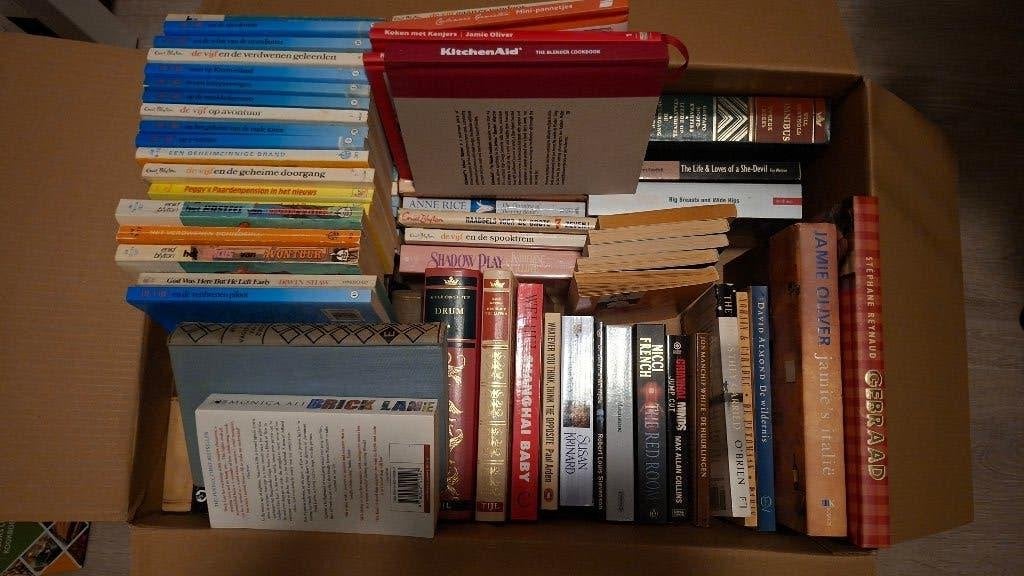 Doos met boeken diverse titels, Boeken, Ophalen, Gelezen