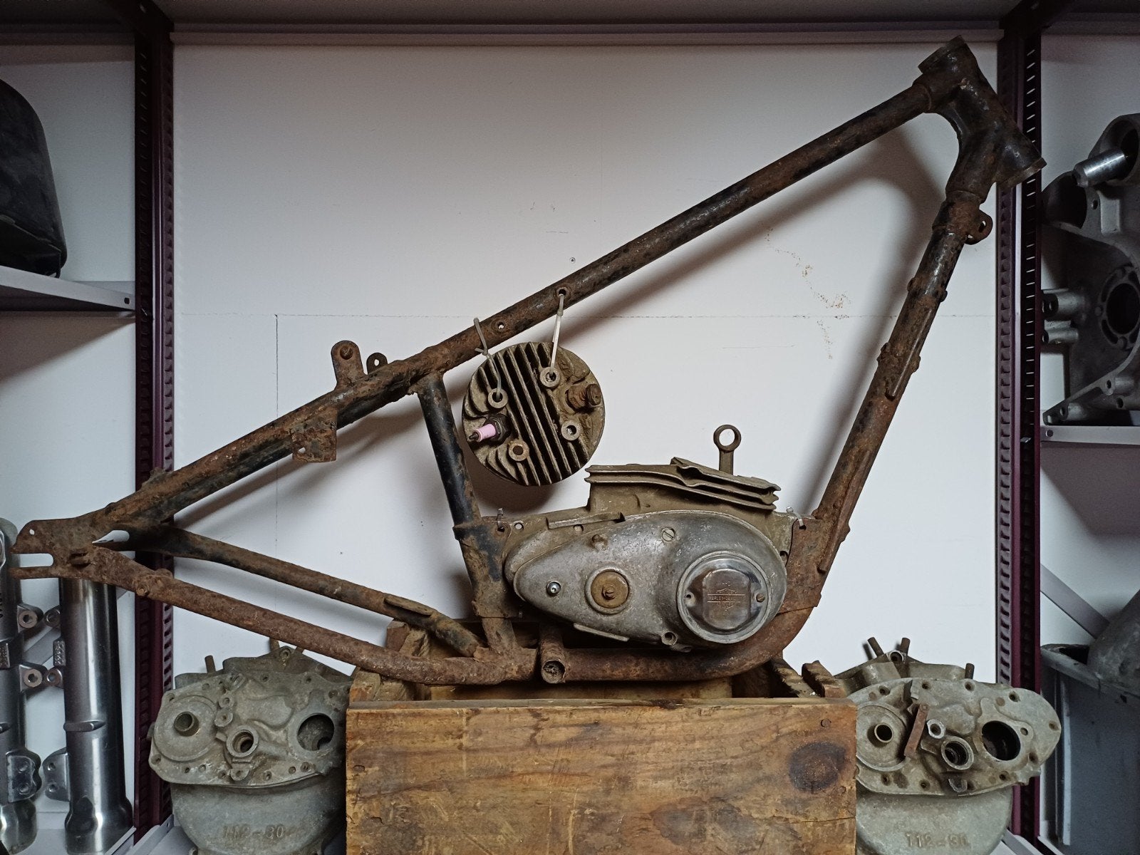 Harley Hummer, Motoren, Ophalen