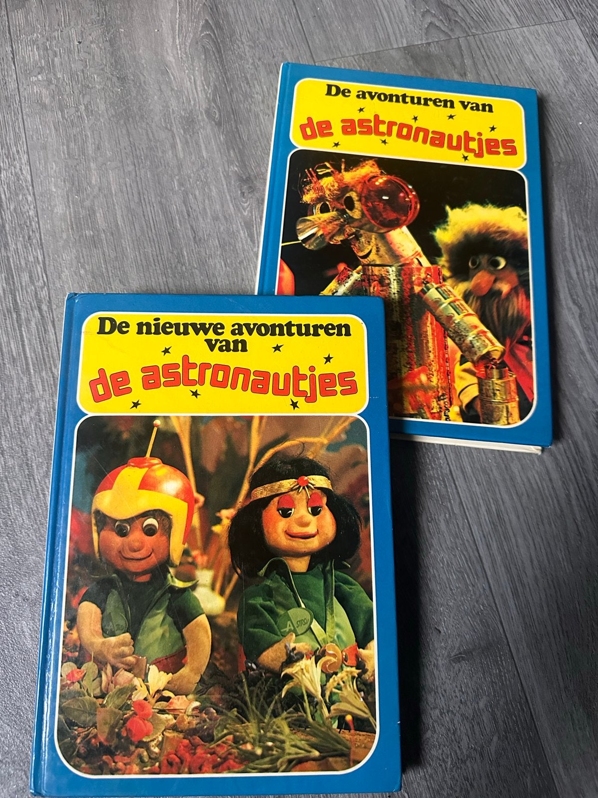 Set van 2 vintage jeugdboeken: De avonturen van de astronaut, Boeken, Ophalen of Verzenden, Gelezen, Fictie algemeen