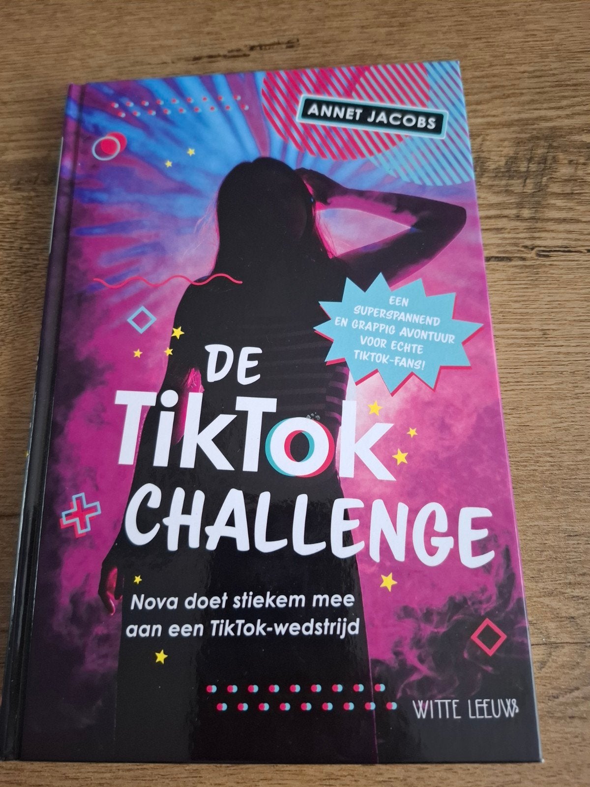 tik tik boek niet gratis, Ophalen