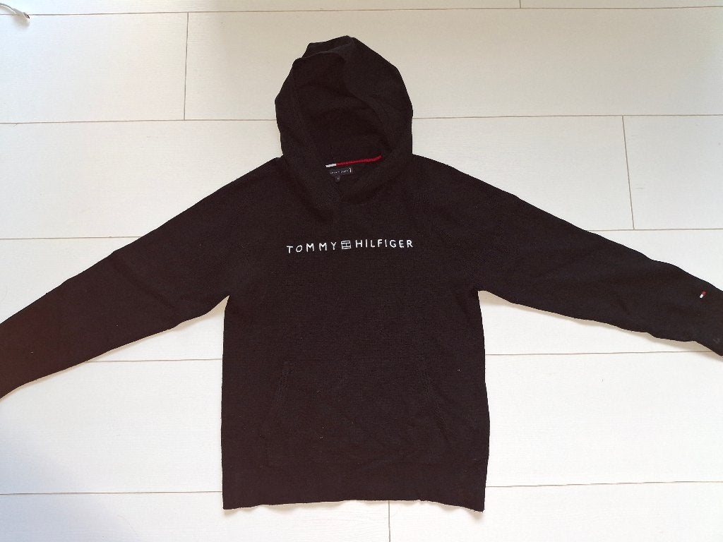 Tommy Hilfiger hoodie trui maat 152 met capuchon 7,50, Kinderen en Baby's, Kinderkleding | Maat 152, Trui of Vest, Ophalen of Verzenden
