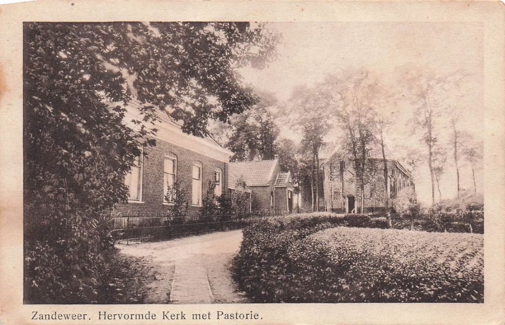 703-133-019 Zandeweer Hervormde Kerk met Pastorie, Verzenden, Voor 1920, Groningen