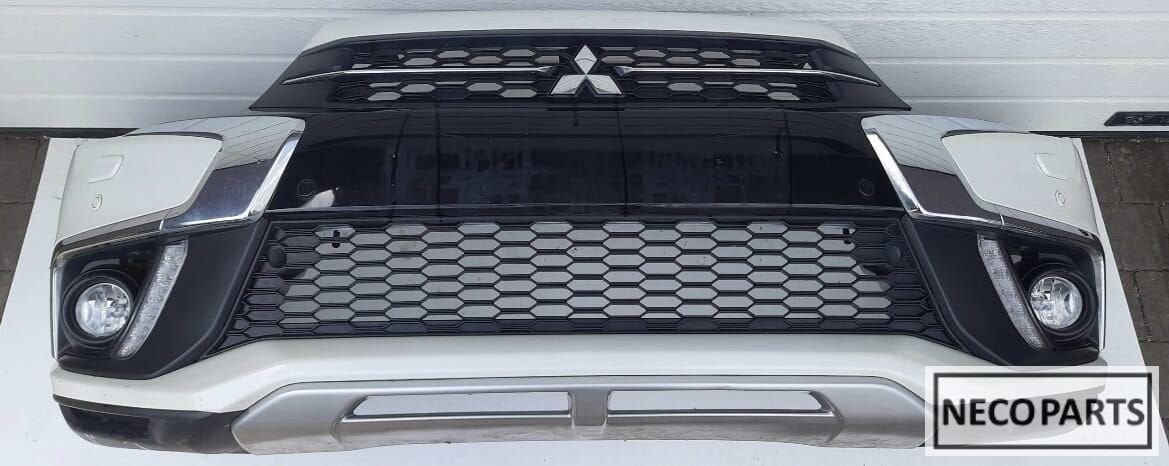 VOORBUMPER MITSUBISHI ASX BUMPER GRILL LED ORIGINEEL, Gebruikt, -, -, Ophalen of Verzenden