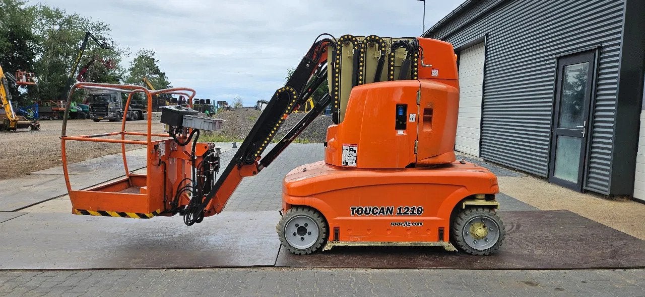 JLG TOUCAN 1210