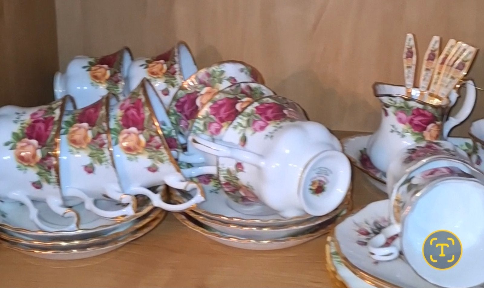 Royal Albert theeservies - Old Country Roses, onbeschadigd, Ophalen, Klassiek, Zo goed als nieuw, Kop(pen) en/of Schotel(s)