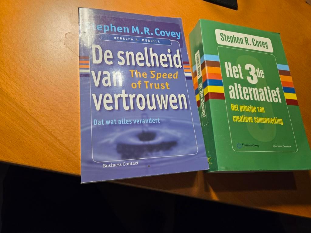 Stephen Covey Boeken: Het 3e Alternatief & Snelheid van Vert, Boeken, Ophalen of Verzenden, Gelezen, Management, Stephen R. Covey