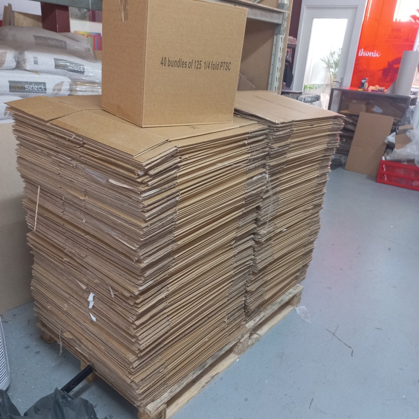 Stevig  dozen 0.30 per stuk gaan per 50 stuks, Ophalen, Doos, Minder dan 35 cm, Minder dan 50 cm
