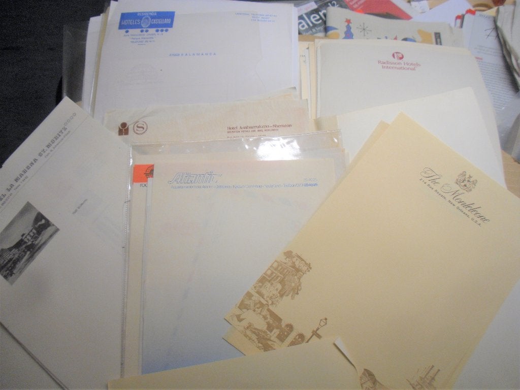 briefpapier uit hotel Andorra + enveloppes uit hotels wereld, Verzenden