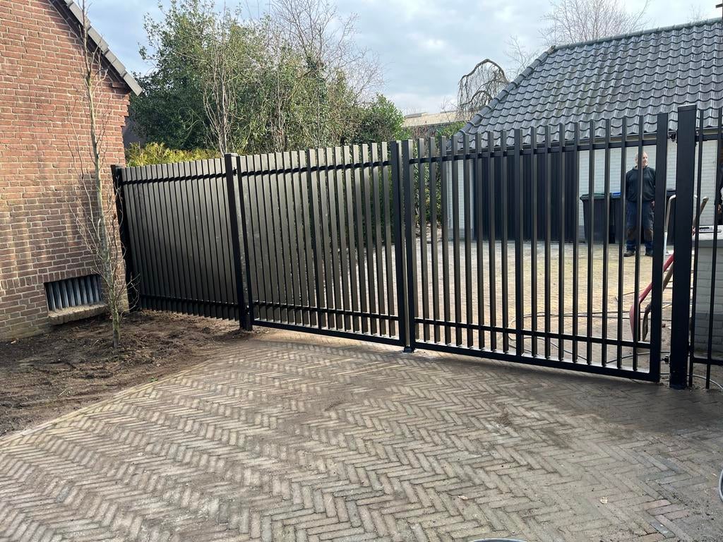 Hekwerk en Poorten - Gabby Gijzen, Met poort, Nieuw, IJzer, Spijlenhekwerk