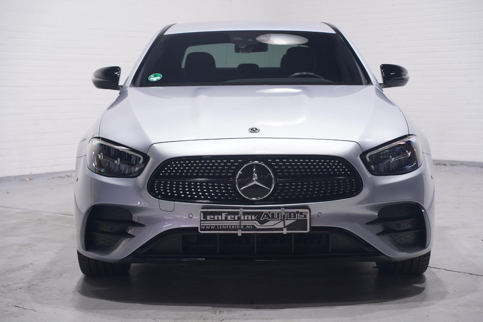 Mercedes-Benz E-klasse 300 de 4MATIC AMG Line SOH 94% Night, Auto's, Automaat, 14 kWh, Gebruikt, 4 cilinders