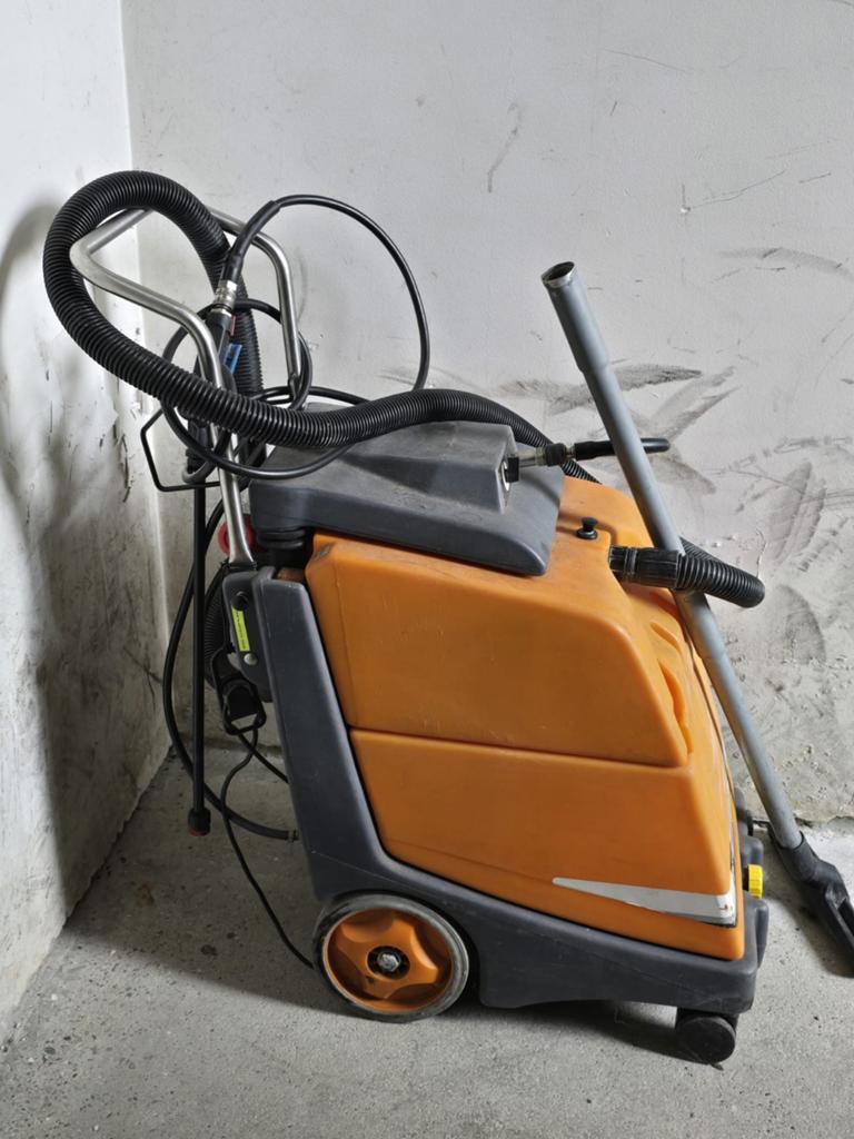 Taski Aquamat 20 Tapijtreiniger, Doe-het-zelf en Verbouw, Reinigingsmachines, Ophalen of Verzenden, Gebruikt