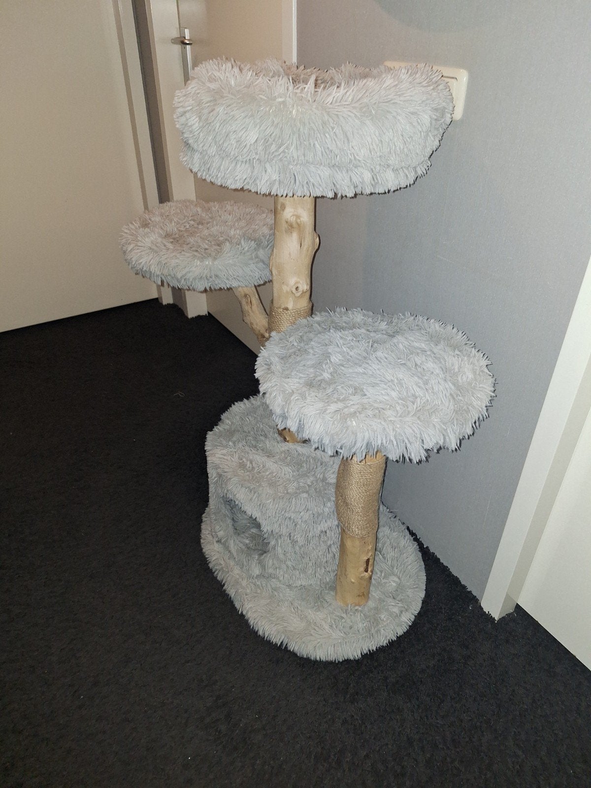 NIEUW Luxe krabpaal Ziza fluffy en hout, Ophalen of Verzenden, Nieuw, Krabpaal