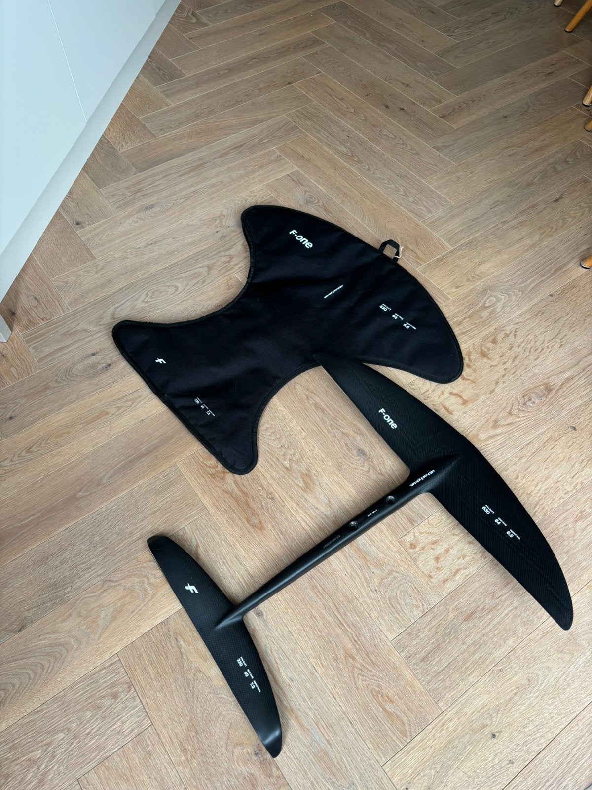 Fone Escape 630 V2 & Takoon foil set beginner, Ophalen of Verzenden, Zo goed als nieuw, Wingsurf-wing