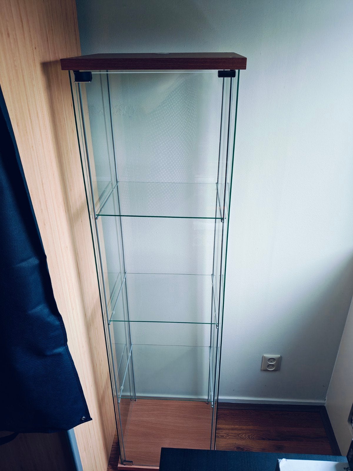vitrinekast ikea glas met beuken izgs, Ophalen, Minder dan 50 cm, Met deur(en), 150 tot 200 cm