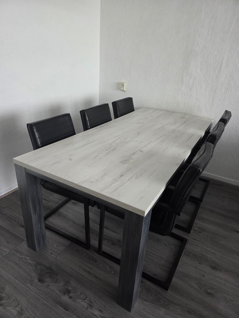 Eetstoelen en eettafel compleet Te koop, Huis en Inrichting, Complete inboedels, Ophalen