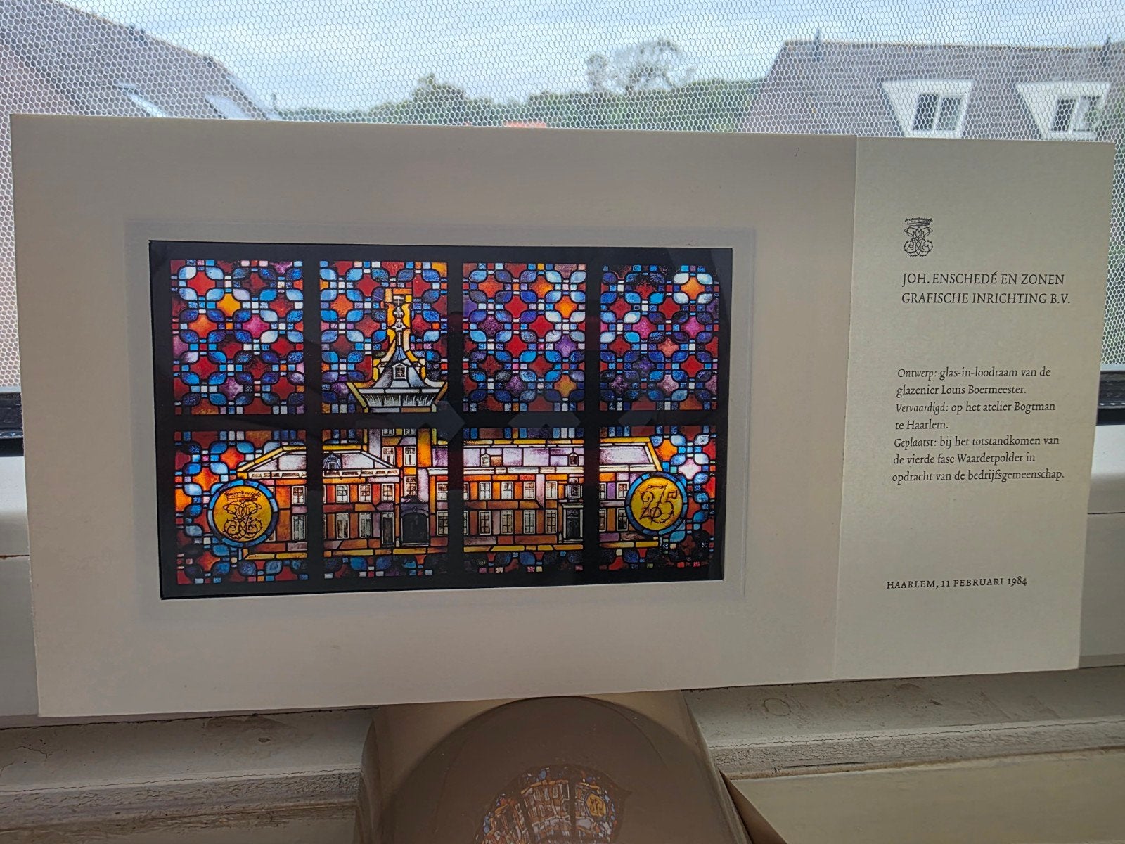Kaart toont het glas-in-loodraam Johan Enschede  1984, Ophalen of Verzenden, Zo goed als nieuw