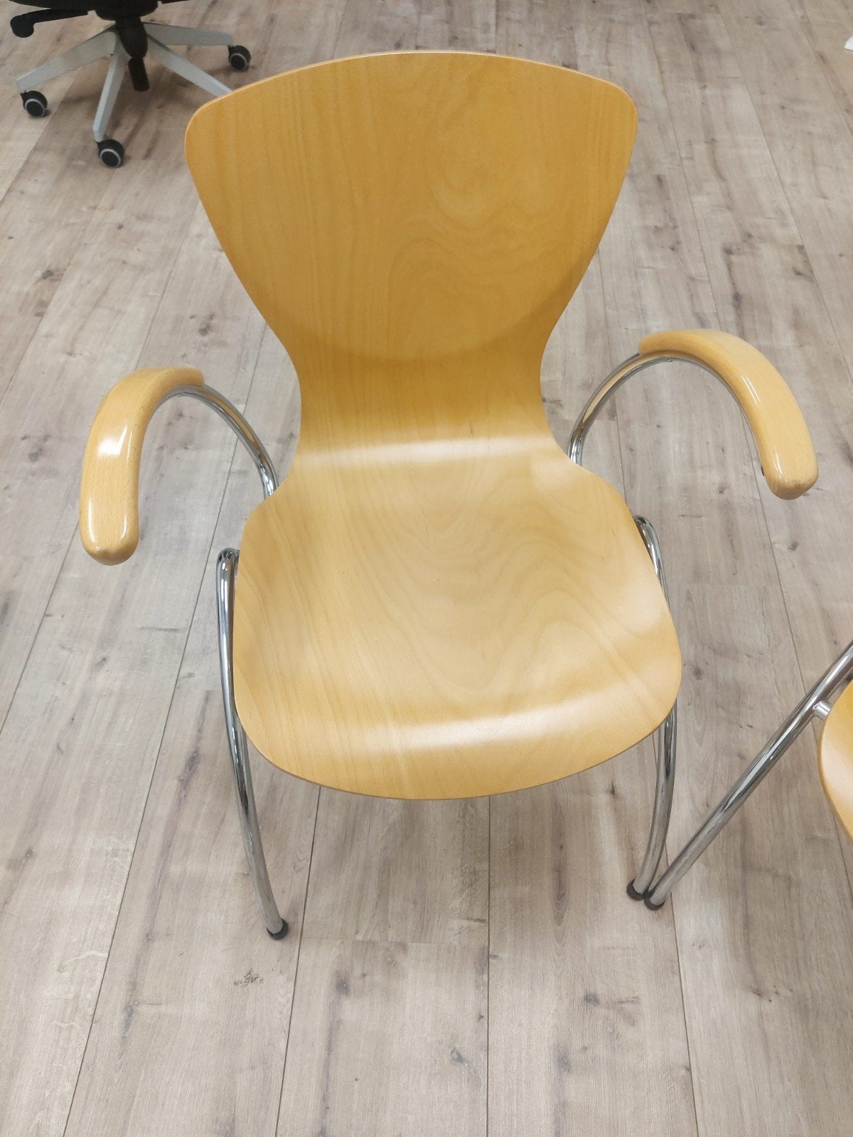 Set van 3 houten stoelen met metalen onderstel, Gebruikt, Overige kleuren, Drie, Ophalen of Verzenden