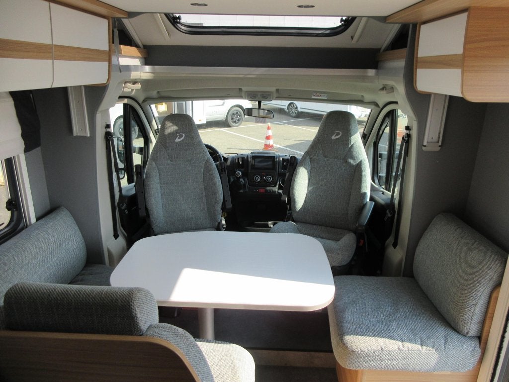 Dethleffs Just 90 7052 EB 90Years, Caravans en Kamperen, Campers, Fiat, Hordeur, L-zit, Half-integraal