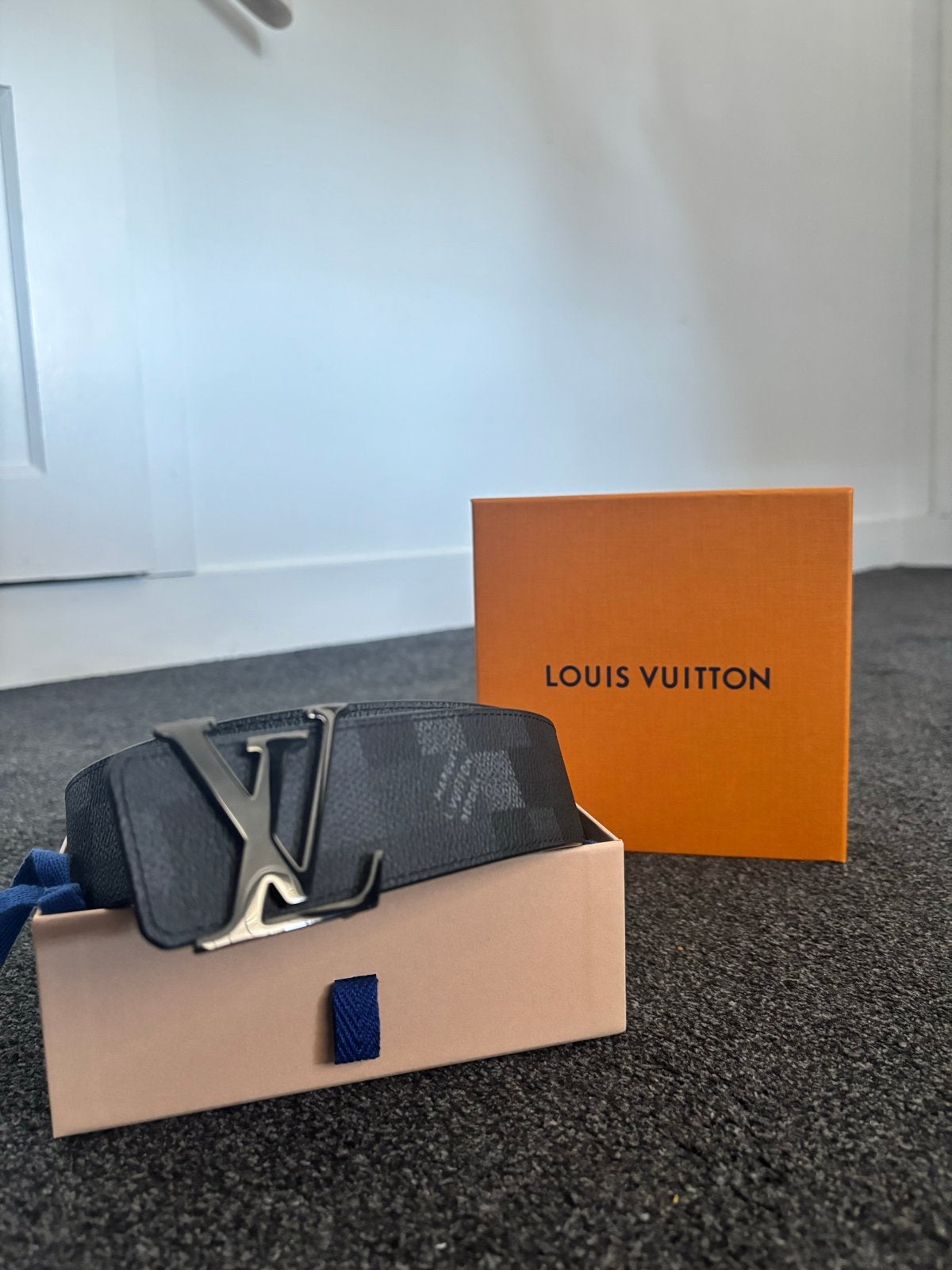 Louis Vuitton LV Initiales Riem - Damier Graphite, Kleding | Heren, Riemen en Ceinturen, Zo goed als nieuw, Riem of Ceintuur, 95 tot 105 cm