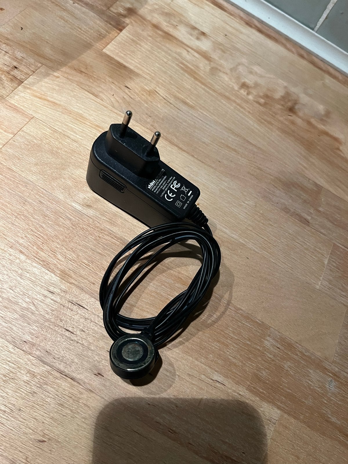 Rhbu AC/DC Adapter magnetisch (Philips steelstofzuiger), Universeel, Adapter, Ophalen of Verzenden, Zo goed als nieuw