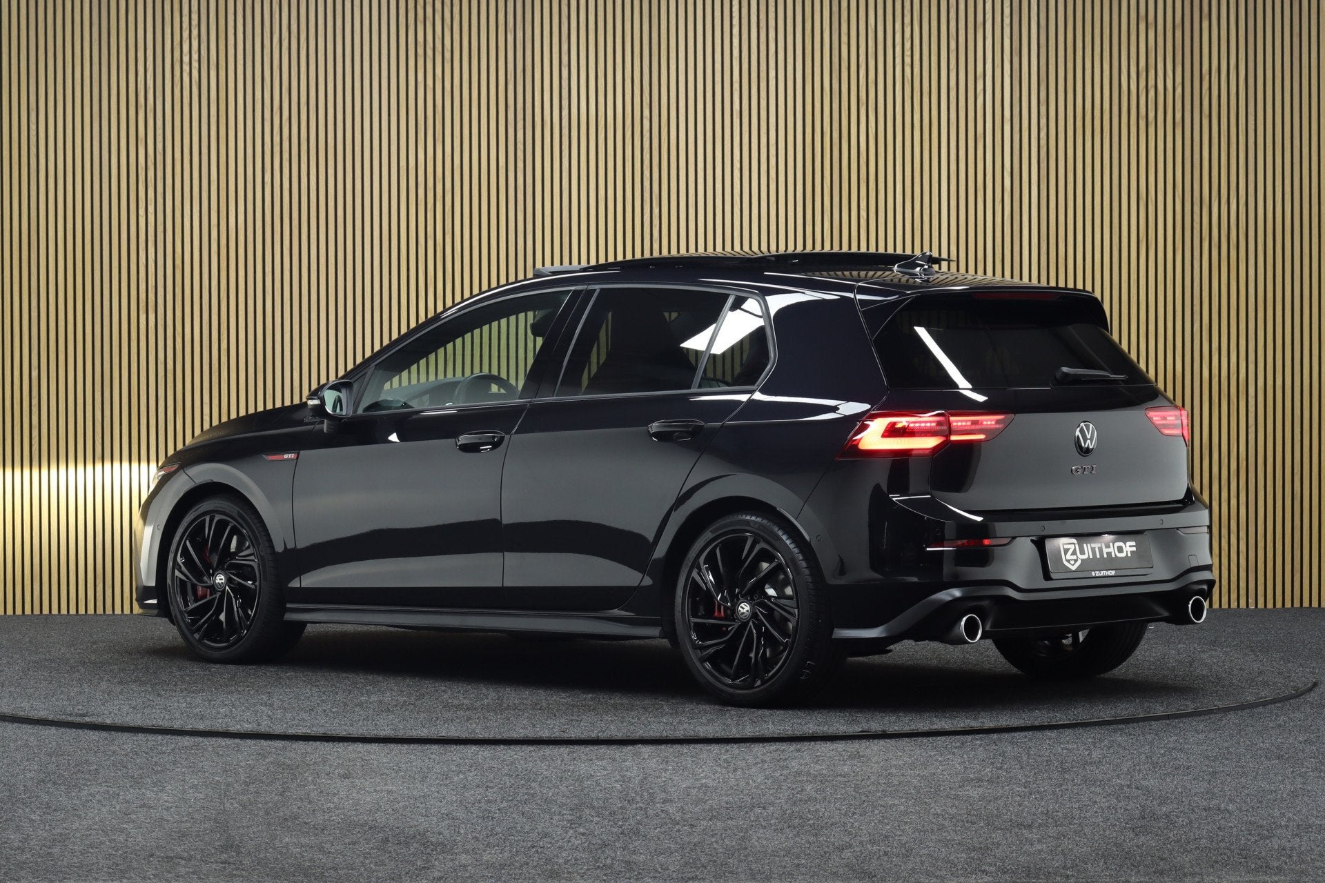 Volkswagen Golf 2.0 TSI GTI | Panoramadak | Inklapbare Trekh, Euro 6, 4 cilinders, Zwart, Grijs