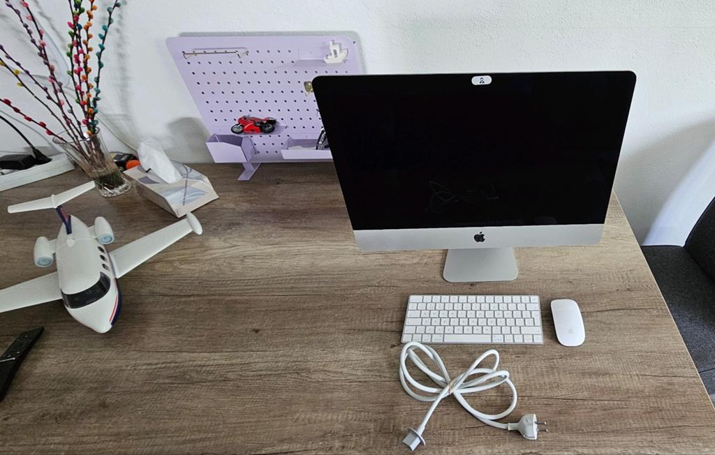 iMac 21,5 inch -
MacOS Sonoma, Computers en Software, Apple Desktops, SSD, IMac, Ophalen of Verzenden, Zo goed als nieuw