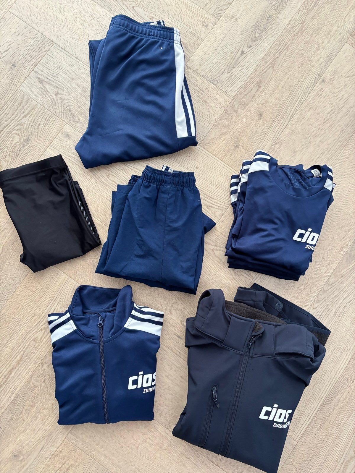 Adidas CIOS Zuidwest-NL sportkleding pakket (M), Ophalen of Verzenden, Zo goed als nieuw, Algemeen, Maat 48/50 (M)