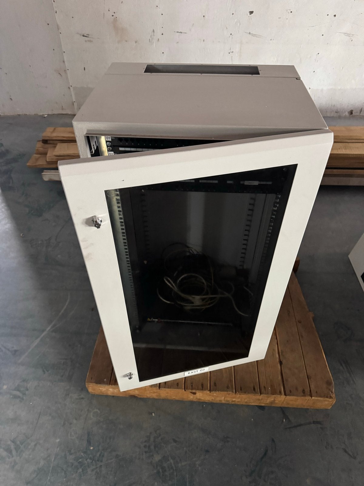 Patchkast / Serverkast - Compact en Functioneel, Computers en Software, Netwerk switches, Gebruikt, Ophalen