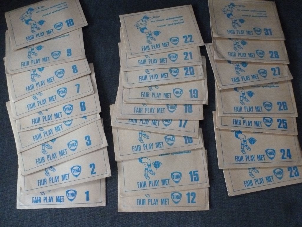 Voetbalplaatjes oudjes van FINA 25 pakjes, Verzamelen, Ophalen of Verzenden, Zo goed als nieuw, Overige binnenlandse clubs, Poster, Plaatje of Sticker