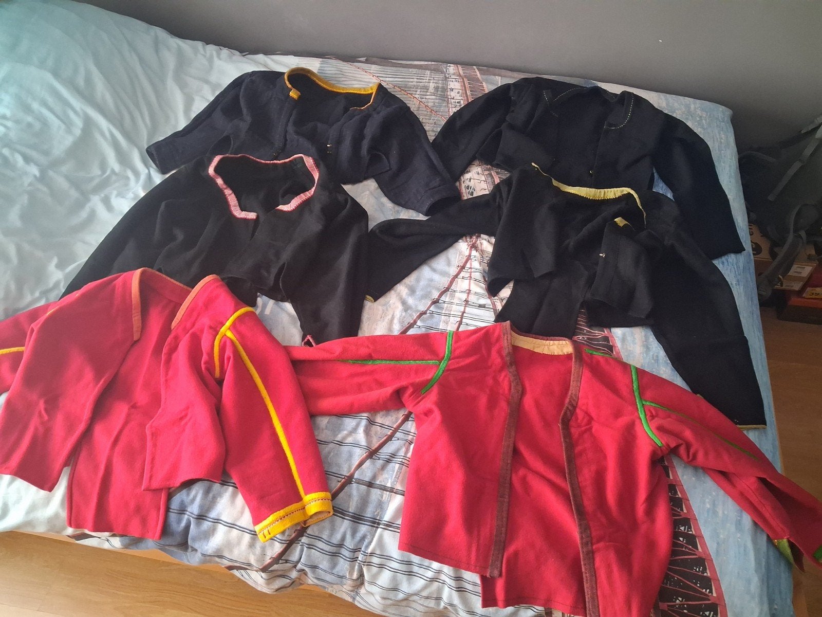 Diverse traditionele kledingstukken en accessoires, Ophalen of Verzenden, Gebruikt, Bovenkleding