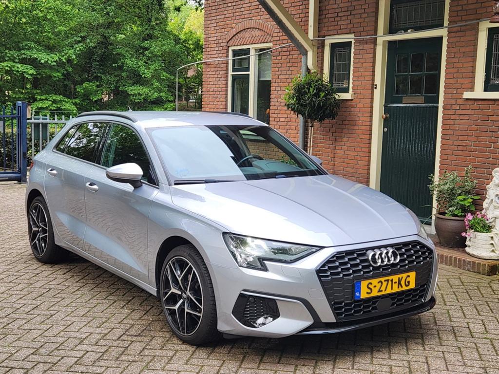 Audi A3 30 TDI 116pk 2021 Grijs, Auto's, Voorwielaandrijving, 1325 kg, 4 cilinders, 23 km/l