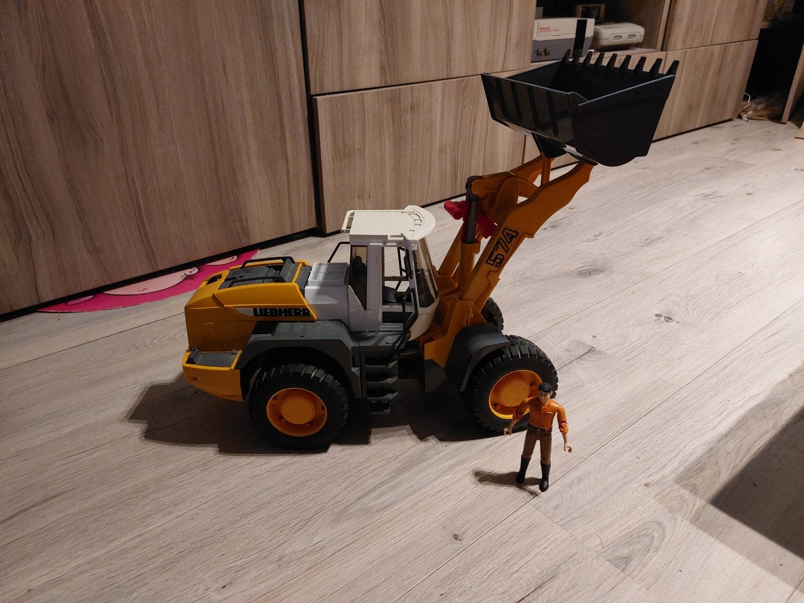 Bruder shovel met poppetje - Zo goed als nieuw, Ophalen