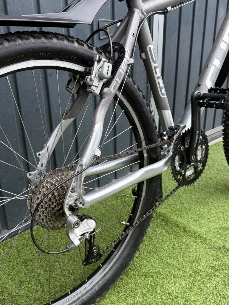 Foto 4 van Cube LTD 3 - 26 inch - Mountainbike Kinderfiets MTB 🩶🤍