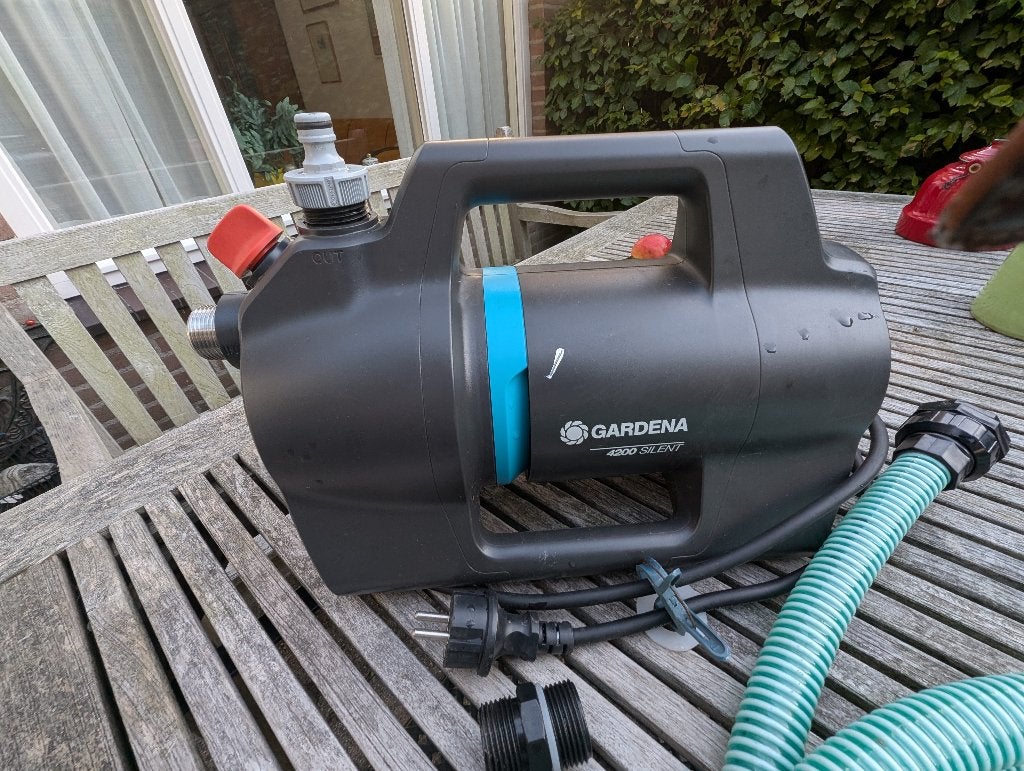 BesproeiingspompGardena 4200 Silent  met slang, Tuin en Terras, Ophalen of Verzenden, Zo goed als nieuw, Elektrisch, Besproeiingspomp