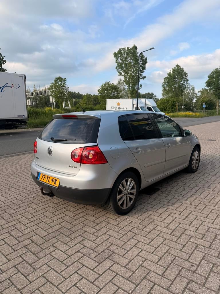 Volkswagen Golf 1.6 16V FSI 85KW 5D 2006 Grijs, Auto's, Volkswagen, Particulier, Golf, ABS, Airbags, Airconditioning, Apple Carplay