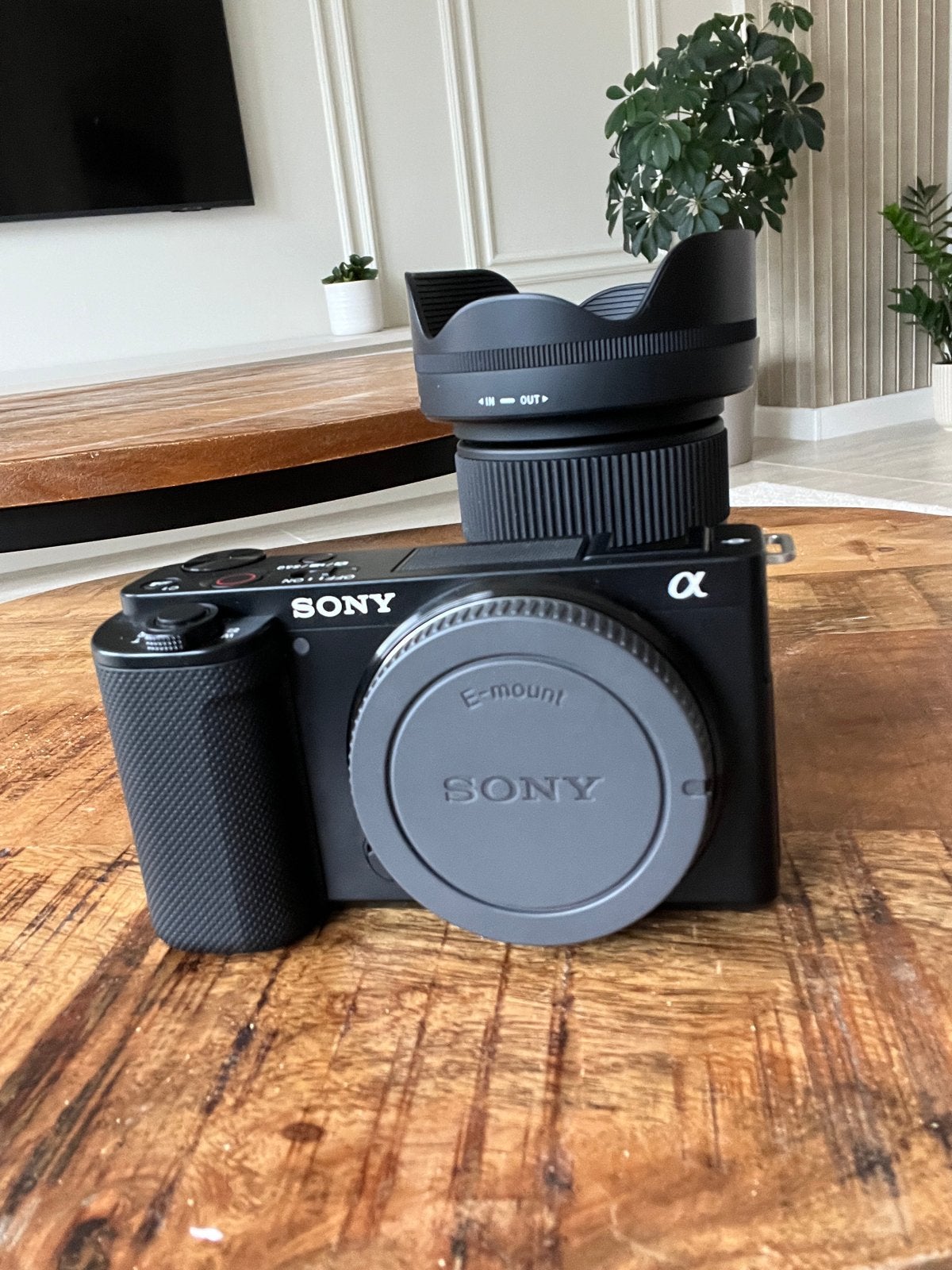 Sony ZV-E10 & Sigma 18-50mm f/2.8 DC DN Lens, Audio, Tv en Foto, Ophalen, Kantelbaar/draaibaar scherm, Zo goed als nieuw, Accu
