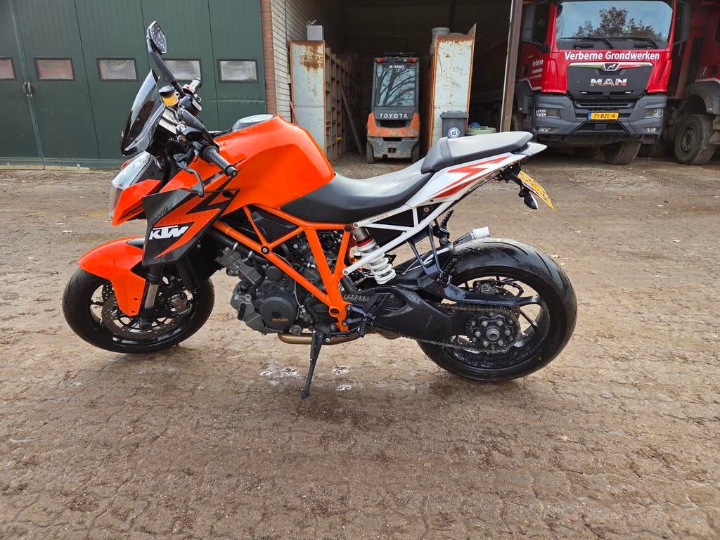 KTM Super Duke 1290 R  uit 2015 met lage kilometerstand, Motoren, 2 cilinders, Motorrijbewijs A, Gebruikt, Particulier