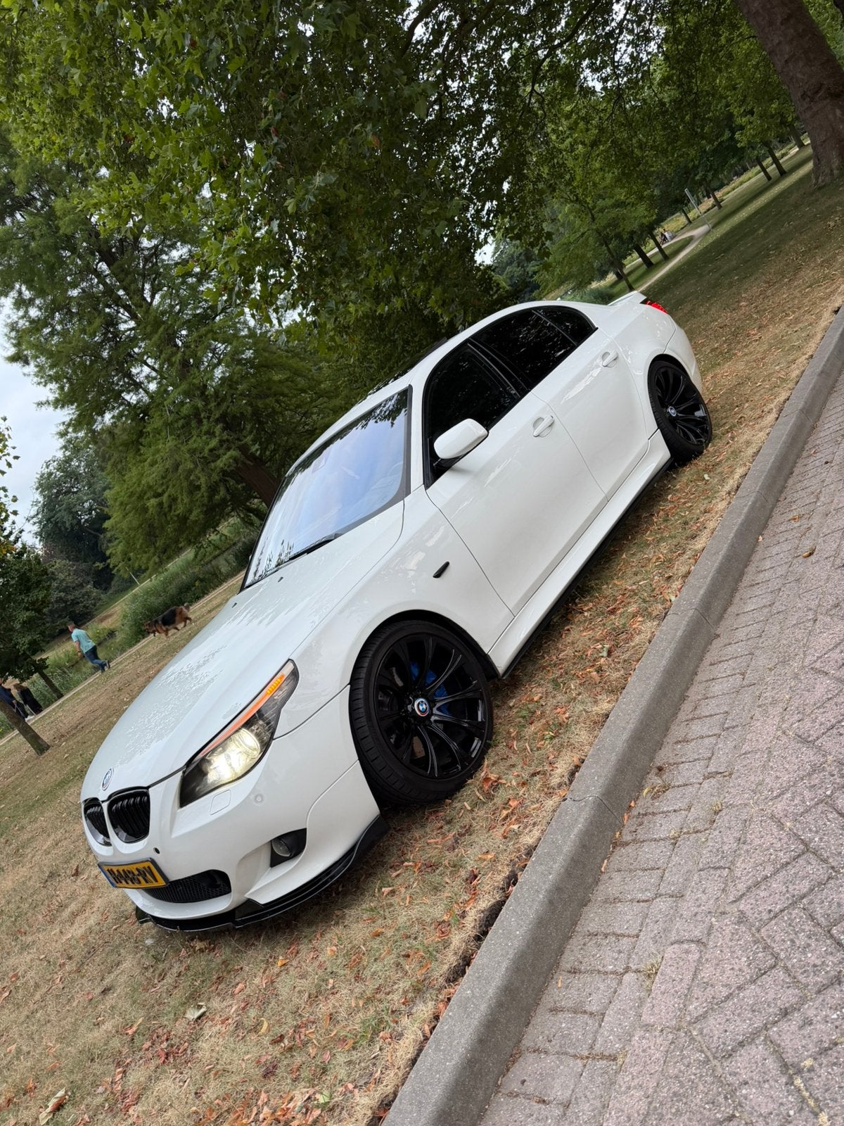 BMW 5-Serie 3.0 D 535 AUT 2007 Wit, Auto's, Automaat, Zwart, 2993 cc, 2000 kg