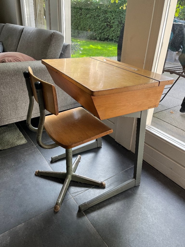 Vintage schoolbureau met stoel - Hout en Metaal, Ophalen, Gebruikt, 60 cm, Hout