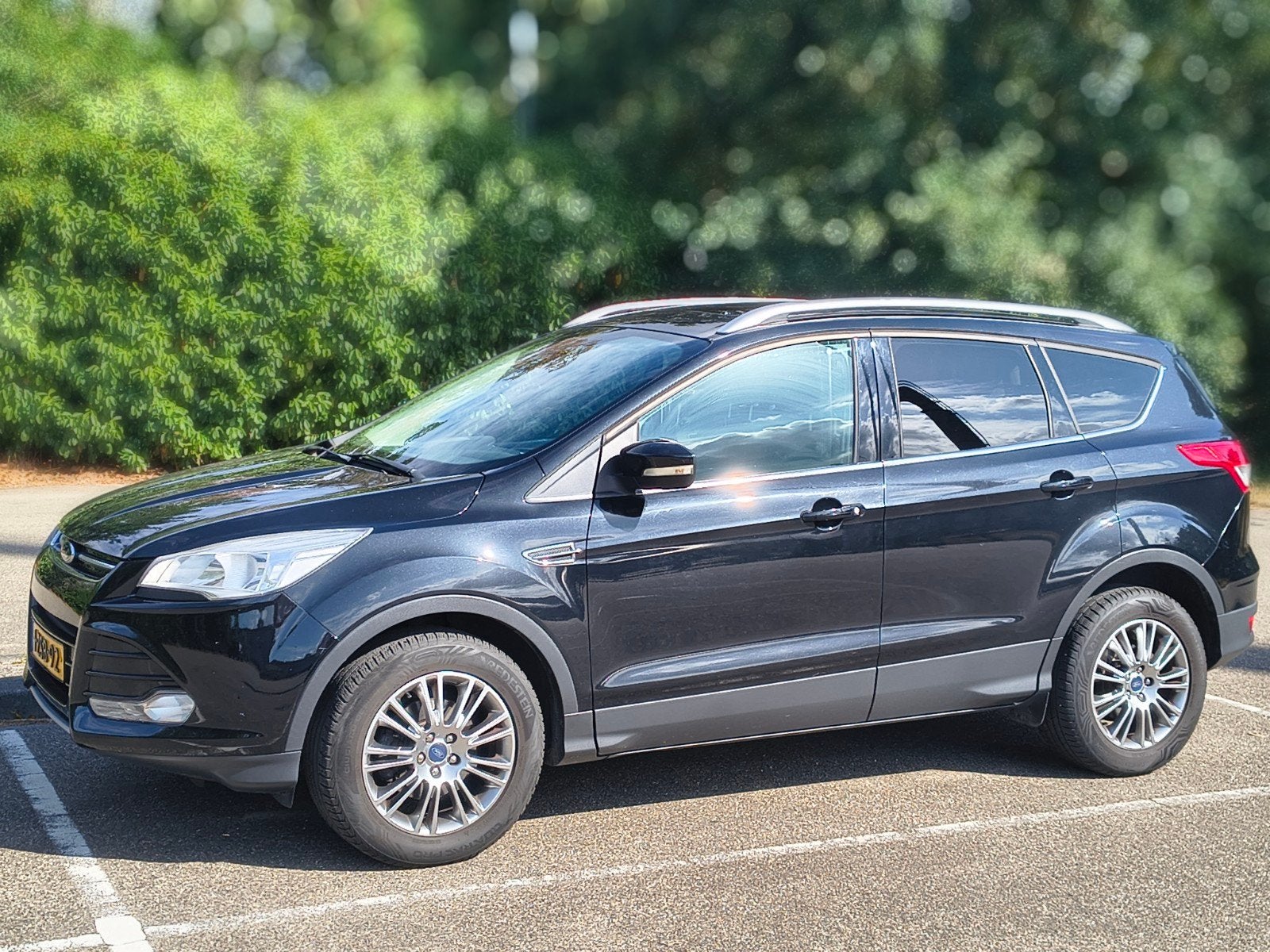 Ford Kuga 1.6 EcoBoost Titanium 2013 Zwart metallic, Auto's, Voorwielaandrijving, 15 km/l, Zwart, 4 cilinders