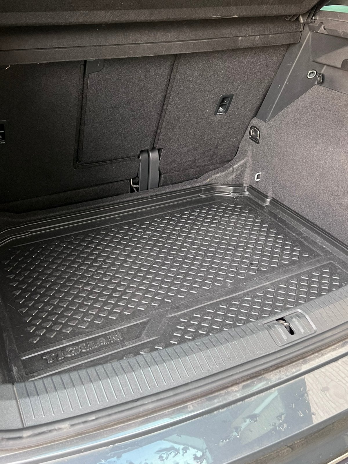 Tka originele kofferbakmat VW Tiguan, model 2016-2024, Ophalen, Gebruikt