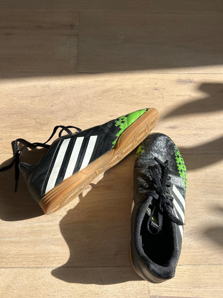 Voetbalschoenen adidas maat 37, 1/3, Gebruikt, Maat XS of kleiner, Schoenen, Ophalen of Verzenden