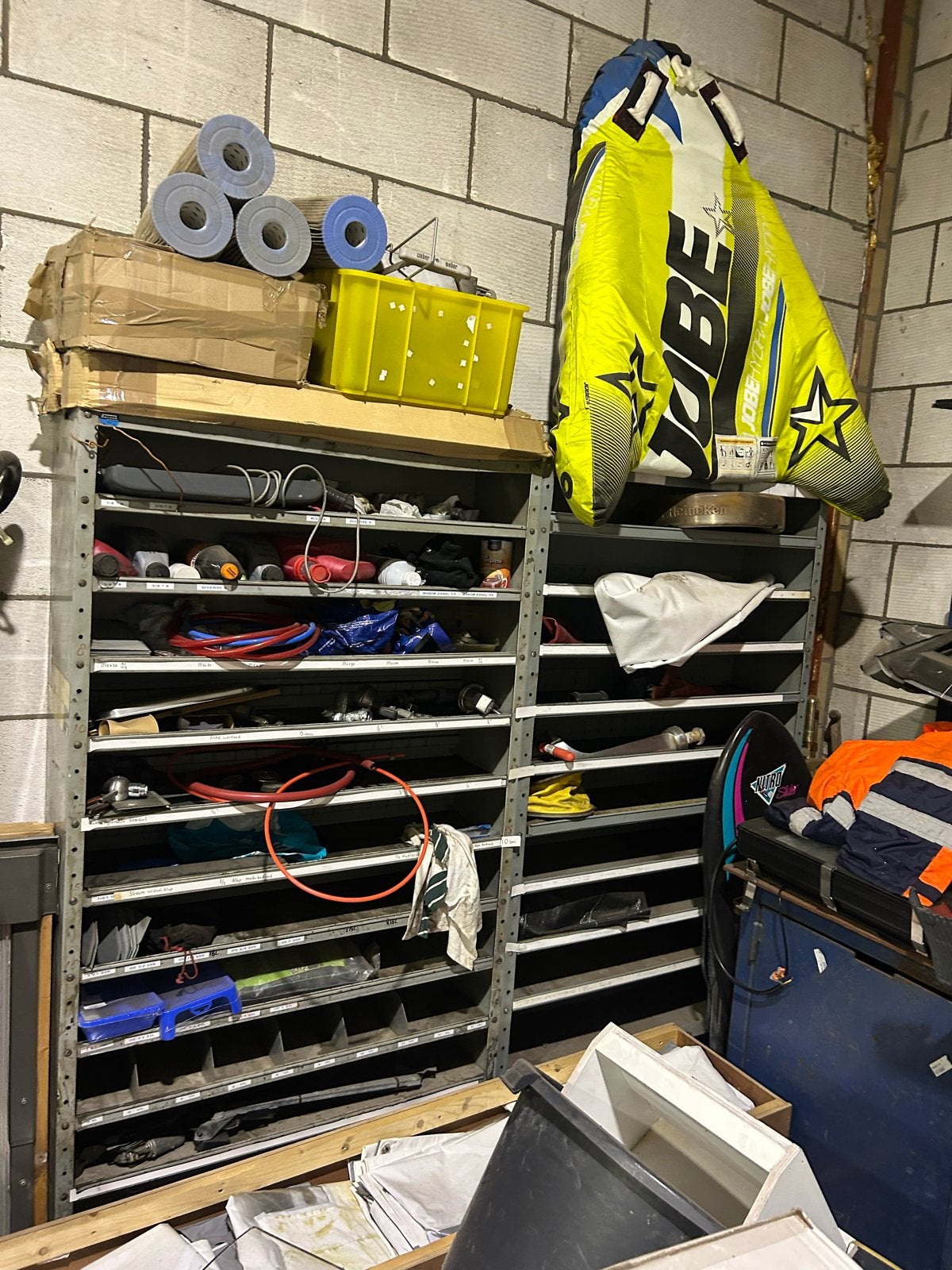 2 Metalen magazijnstelling, Ophalen