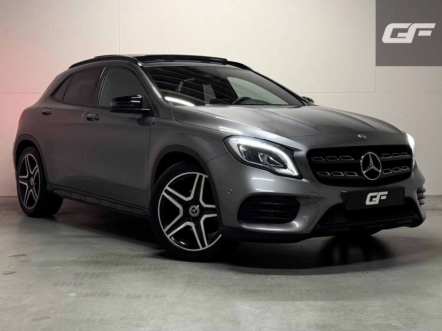 Mercedes GLA-klasse AMG Pano Clima Camera Cruise NAP, Gebruikt, 4 cilinders, 122 pk, Zilver of Grijs