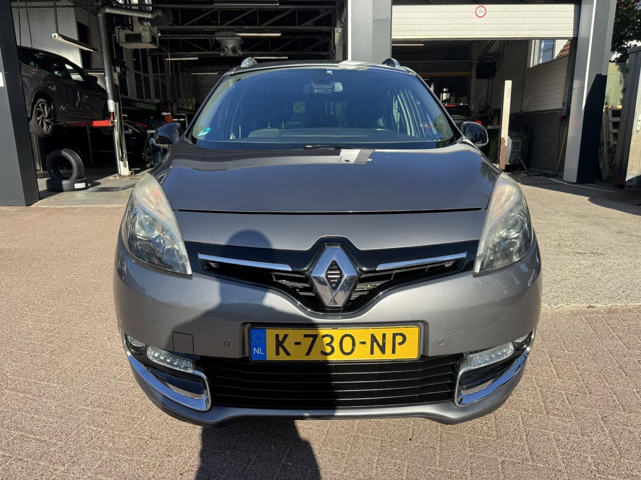 Renault Grand Scénic 1.2 TCe Bose+Trekhaak!, Auto's, Voorwielaandrijving, Gebruikt, 4 cilinders, Handgeschakeld