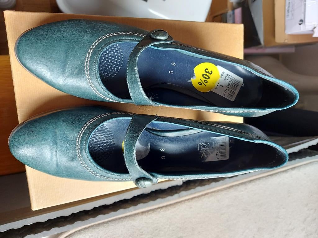 Zo goed als nieuwe pumps, maat 42 echt leer, Ophalen of Verzenden, Zo goed als nieuw, Pumps